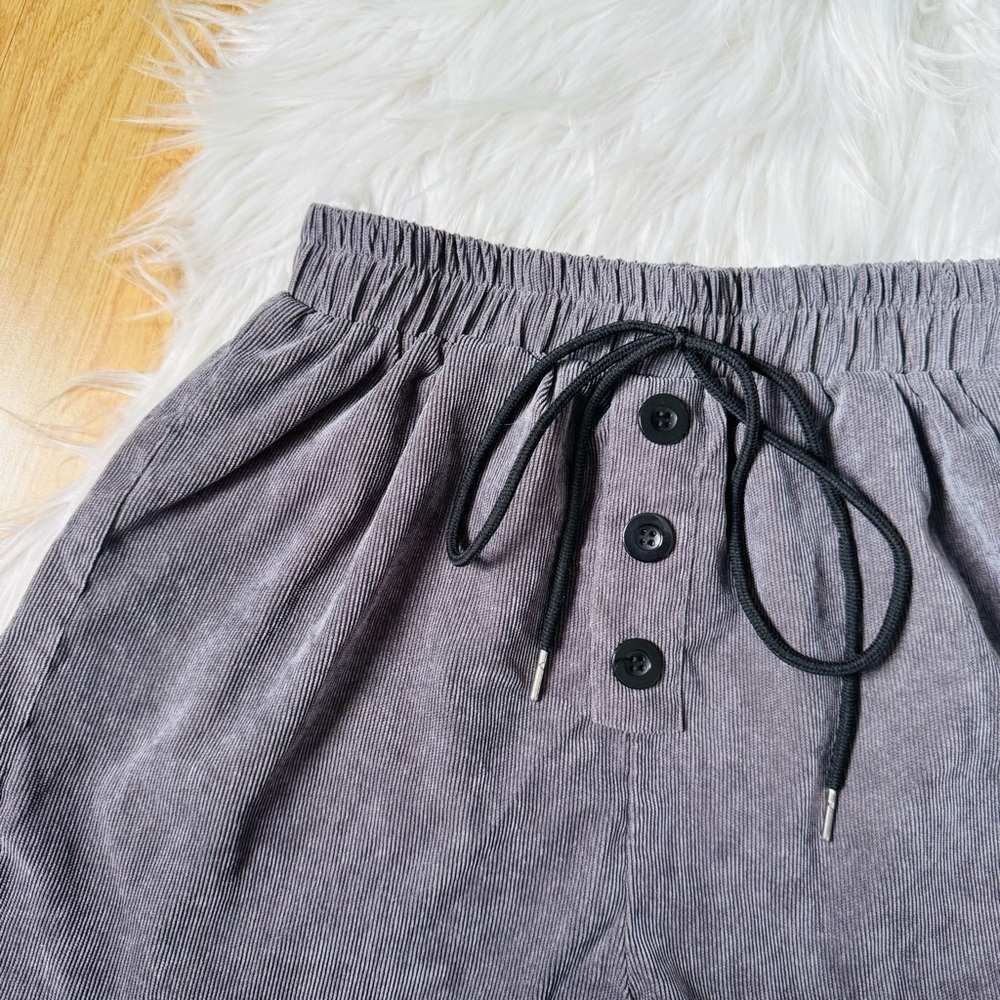 SHEIN | Corduroy Grey Shorts Size Small - Picture 2 of 4